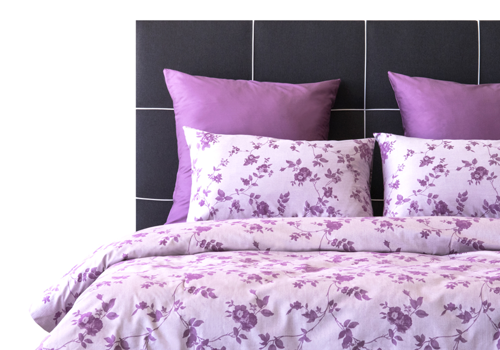 Постельного белье «Сакура» черничного цвета